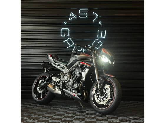 TRIUMPH STREET TRIPLE 765 RS 